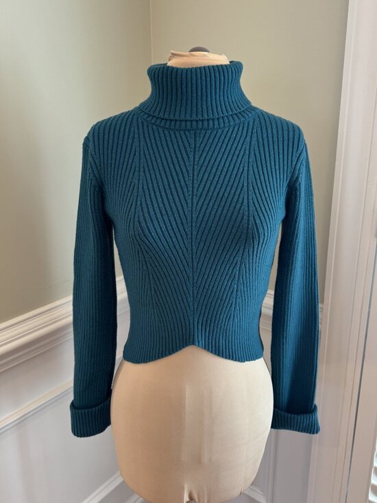 Sincerly Jules Sweaters - Sincerely Jules Cropped Turquoise Turtleneck Sweater - Size M